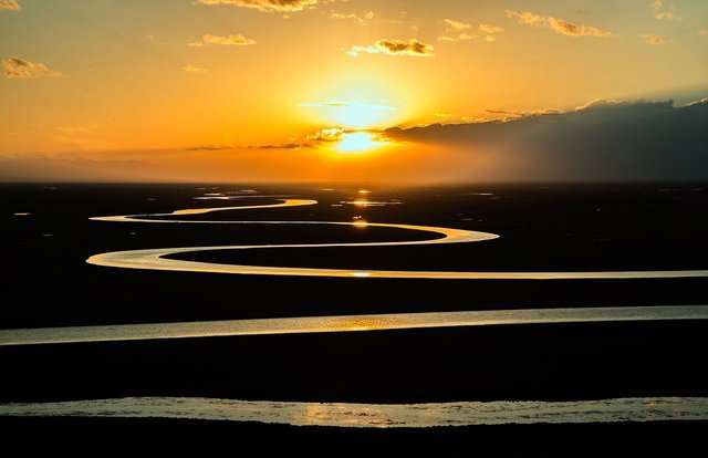 233-EINS-SEIN-Fluss-679014_1280.jpg