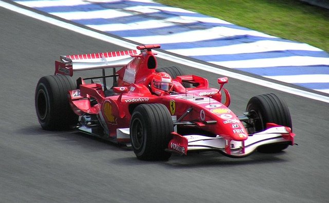 800px-Michael_Schumacher_Ferrari_248F1_2006_Brazil.jpg