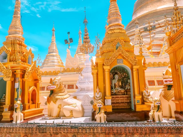 shwedagon pagoda yangon myanmar4.jpg