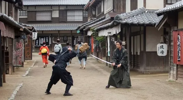 ninja-samurai-fight.webp