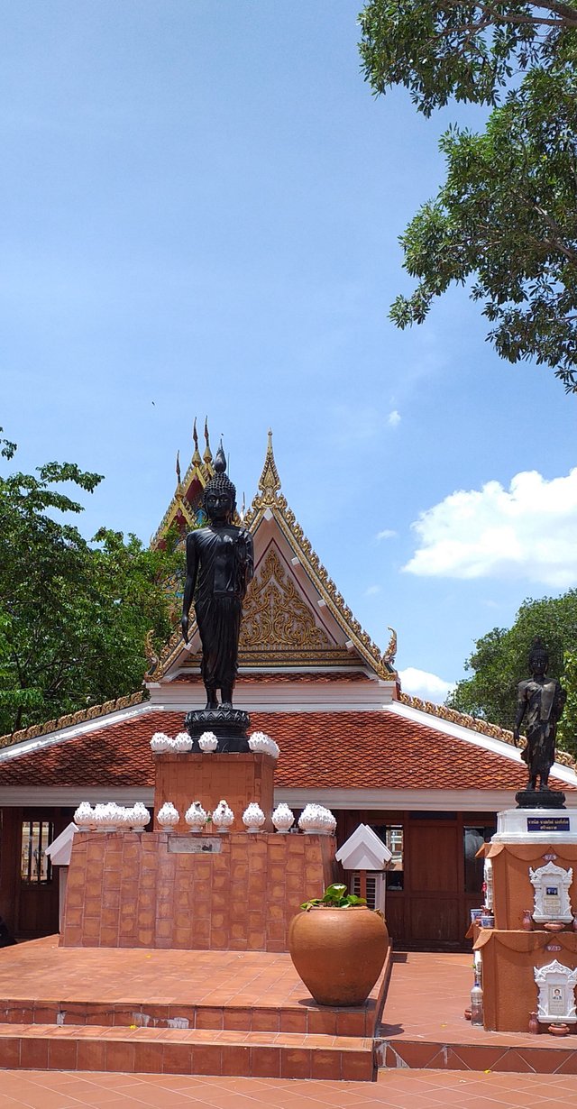 Wat Phasuk Maneejak120 (2).jpg