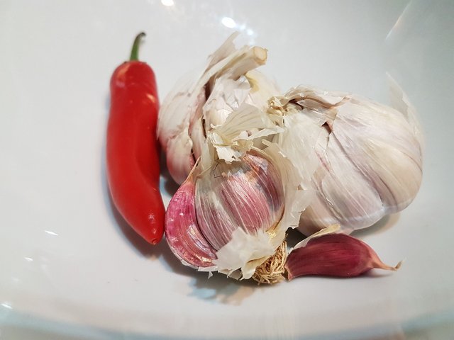 garlic-4693553_1280.jpg