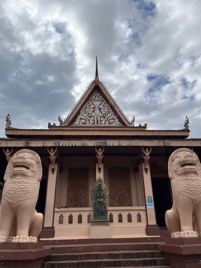 Wat Phnom1.jpg