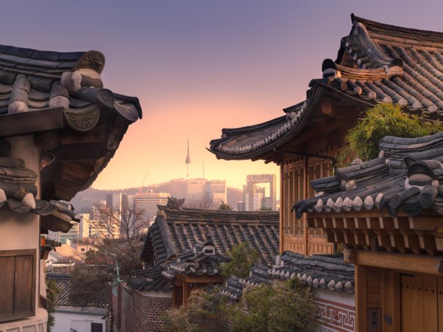 Bukchon-Hanok-Village-GettyImages-518187554.jpg