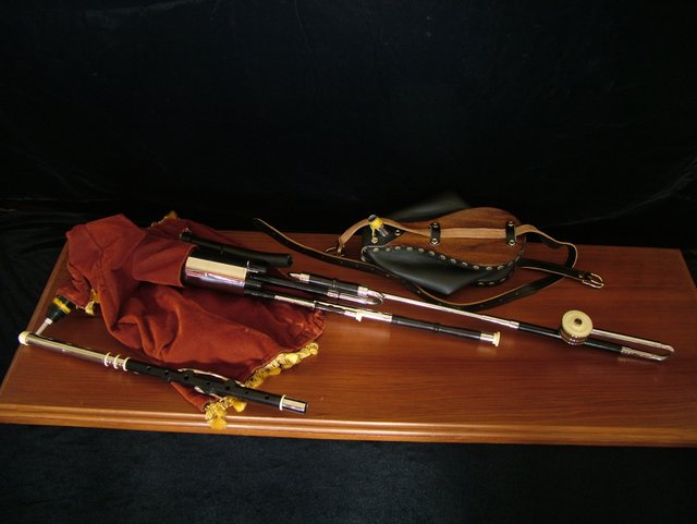 Pipes Uilleann.JPG