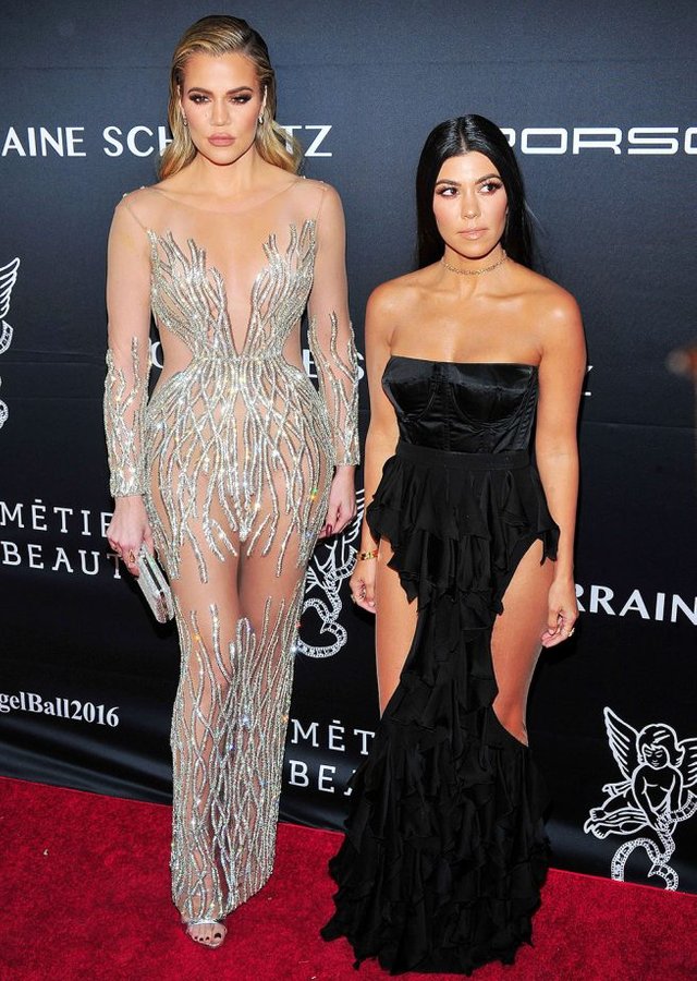 Khloe-Kardashian-Kourtney-Kardashian-dresses-654x920.jpg
