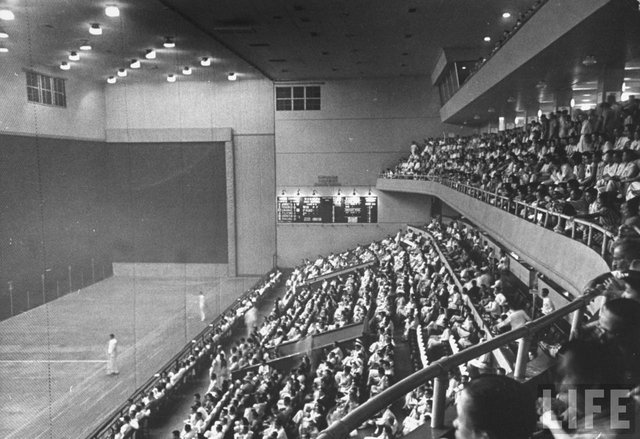 Jai-Alai-crowds.jpeg