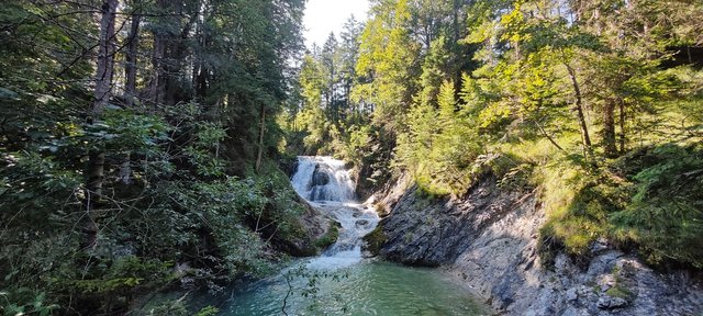 kleiner Wasserfall.jpg