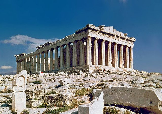 800px-The_Parthenon_in_Athens.jpg