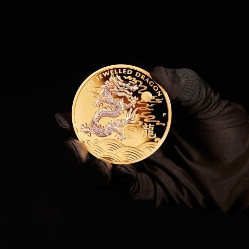 4699-10-2019-Jewelled--Dragon--10oz-Gold-Proof-Coin-Hands-4-HighRes.jpg