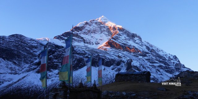 trekking-to-makalu-base-camp-1577.webp