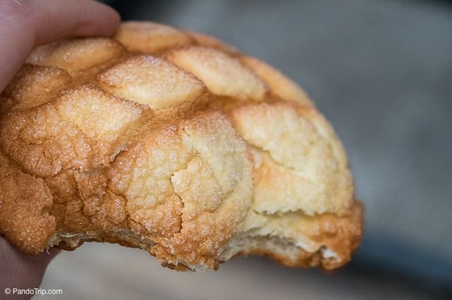 Famous-Kagetsudos-Melonpan-in-Asakusa.jpg