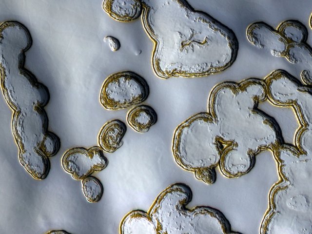 MRO-HIRISE-South-Pole-Ice-ESP_023464_0945.jpg