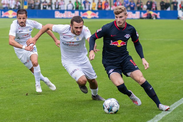 2019-07-12_Fußball;_Freundschaftsspiel_RB_Leipzig_-_FC_Zürich_1DX_1024_by_Stepro.jpg