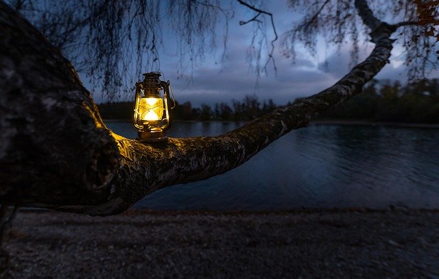 lantern-6826698_640.jpg