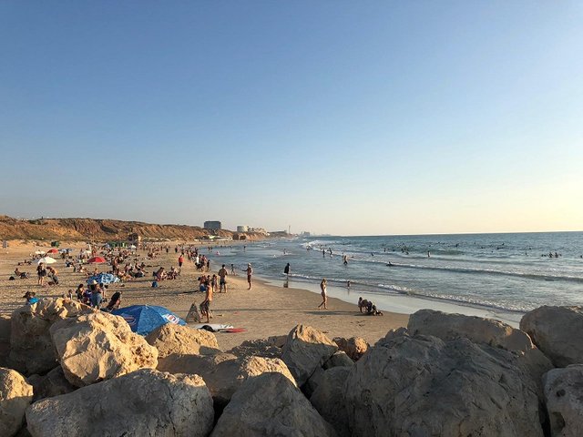 Strand Richtung Tel Aviv.jpg