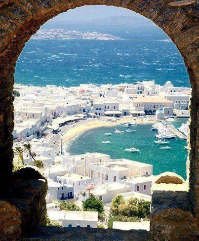 El puerto hermoso de Mykonos, Grecia.jpg
