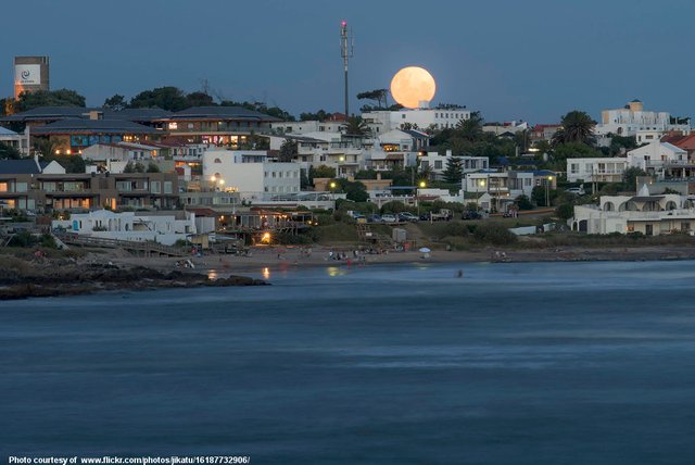 MediterraneanFullMoon-001-040919.jpg