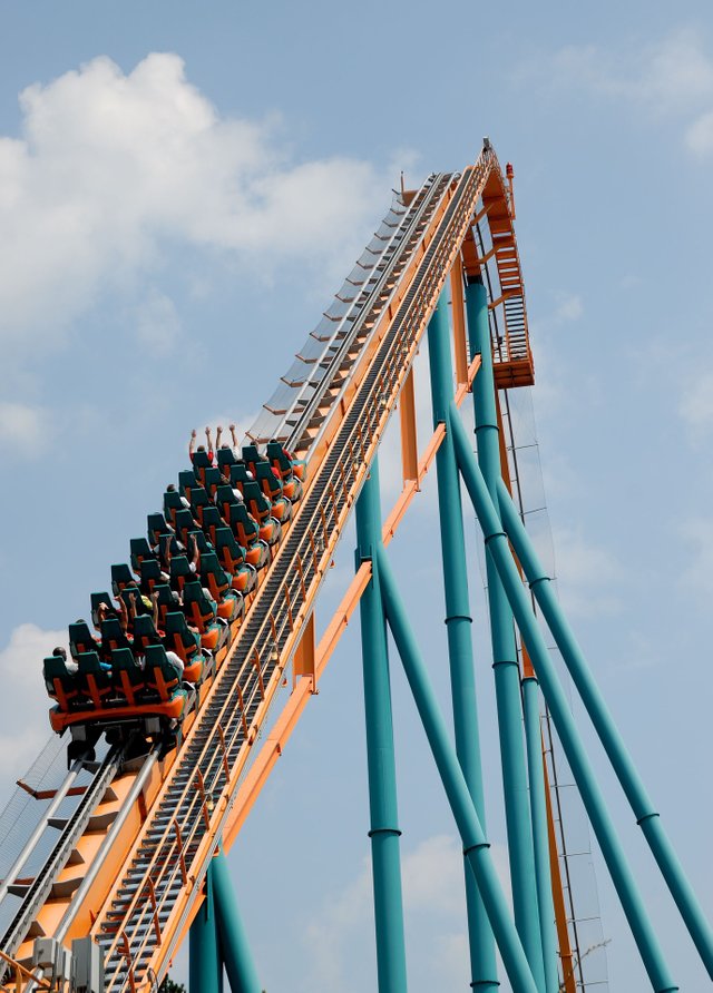 roller-coaster-ge4ebc6918_1920.jpg