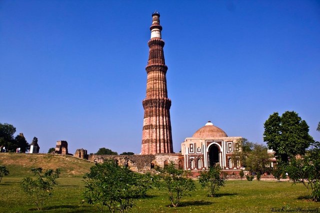 Qutub-Minar-Delhi.jpg