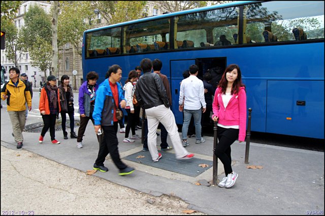 b-EU121023-172812.jpg