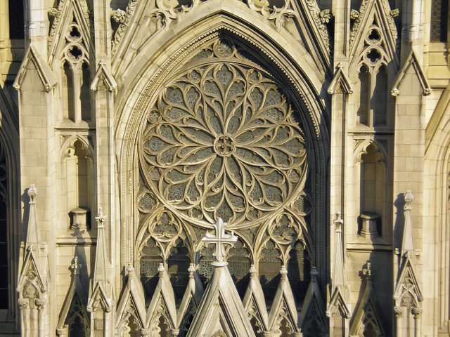 Facade_of_Saint_Patrick's_by_David_Shankbone.jpg