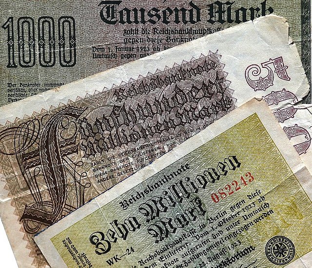 investing commodities and inflation p1 notgeld-896587_1920a.jpg