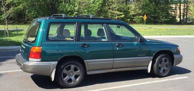 Subaru Forester 1999.jpg