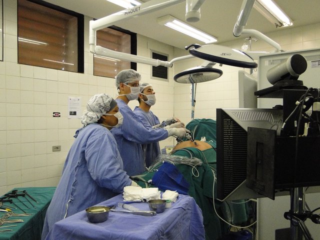 surgery-2058088_1280.jpg