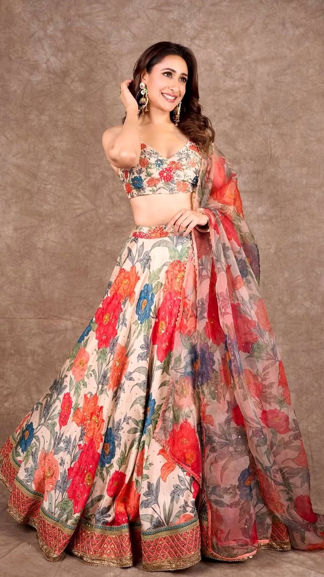 pragya-floral-printed-lehenga-skirt.jpg