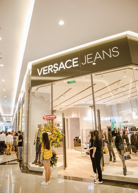 versace jeans landmark 81