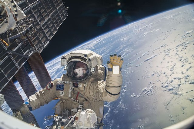 astronaut-spacewalk-space-spacecraft.jpg