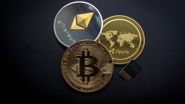 cryptocurrency-3085139_960_720-1-678x381.jpg