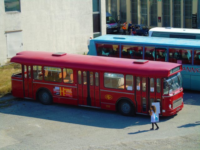 1histobusextérieur (1).JPG