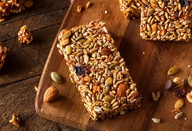 493ss_Thinkstock_rf_granola_energy_bar.webp