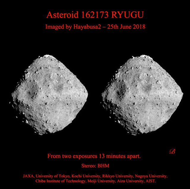 Ryugu_2imagens_3D.jpg