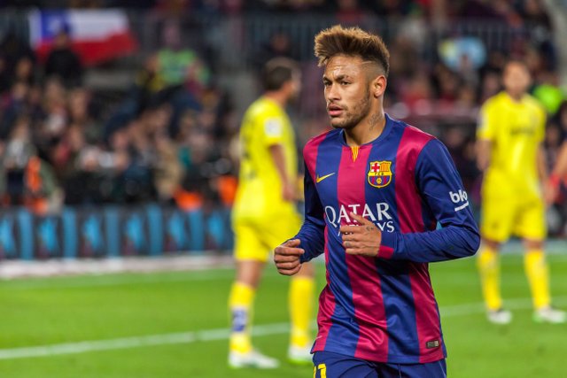 Neymar_(16245492137).jpg