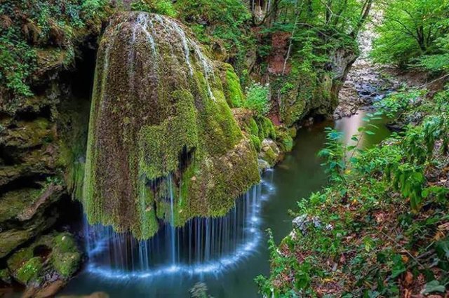 bigar-waterfalls-romania-4-1-701x466.jpg