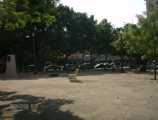 plaza cesar giron.jpg