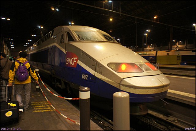 b-EU121023-033835.jpg