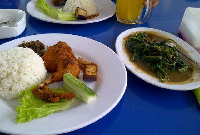 ayam Lepas.jpg