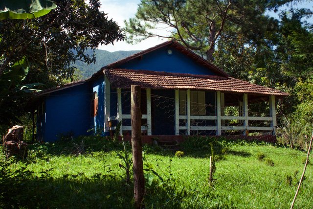 casa azul em Nova Gokula.jpg