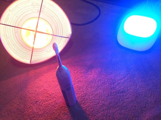 heat-lamp-tooth-brush-blue-light.jpg