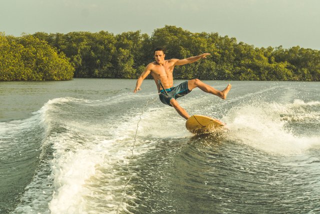 wakeboarding fail (1 of 1).jpg