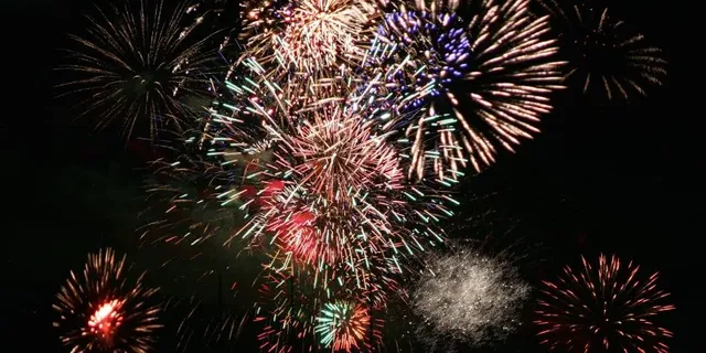 fireworks-independence--860x430.webp