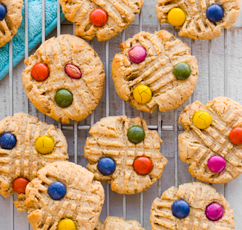 IMG_9651-peanut-butter-cookies-candy--vegan-baking.png