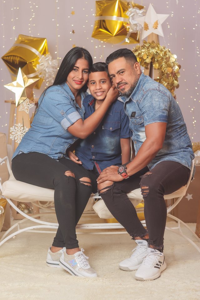 Yulexis Y Familia Navidad 2020 Alta Calidad-14.jpg