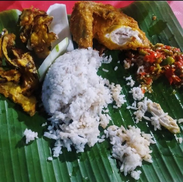 nasi uduk omkinoy.jpg