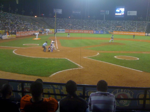 Estadio_Universitario_de_Beisbol_Caracas_UCV_Venezuela_4.jpg