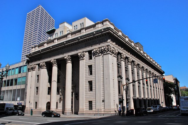 U.S._National_Bank_Building_-_Portland,_Oregon.jpg
